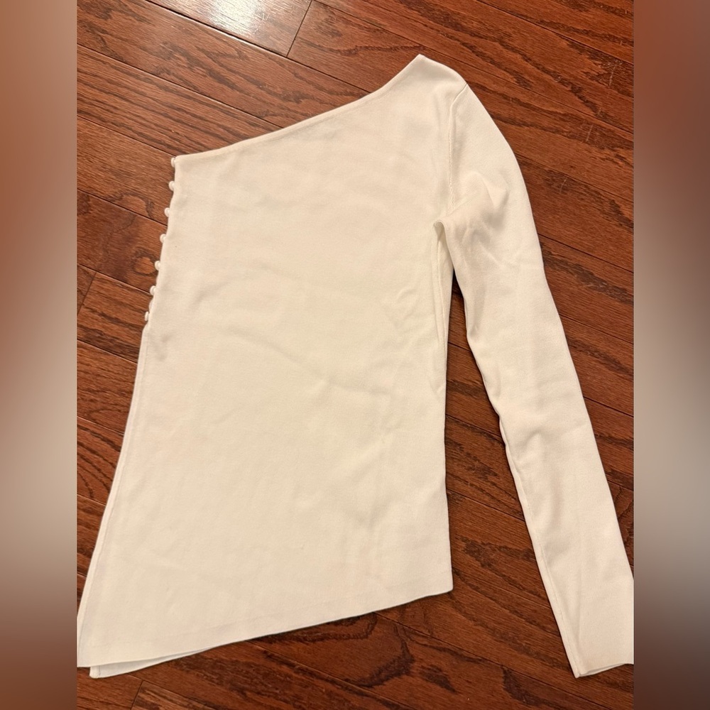 Chic Off-White Asymmetrical Long Sleeve Top